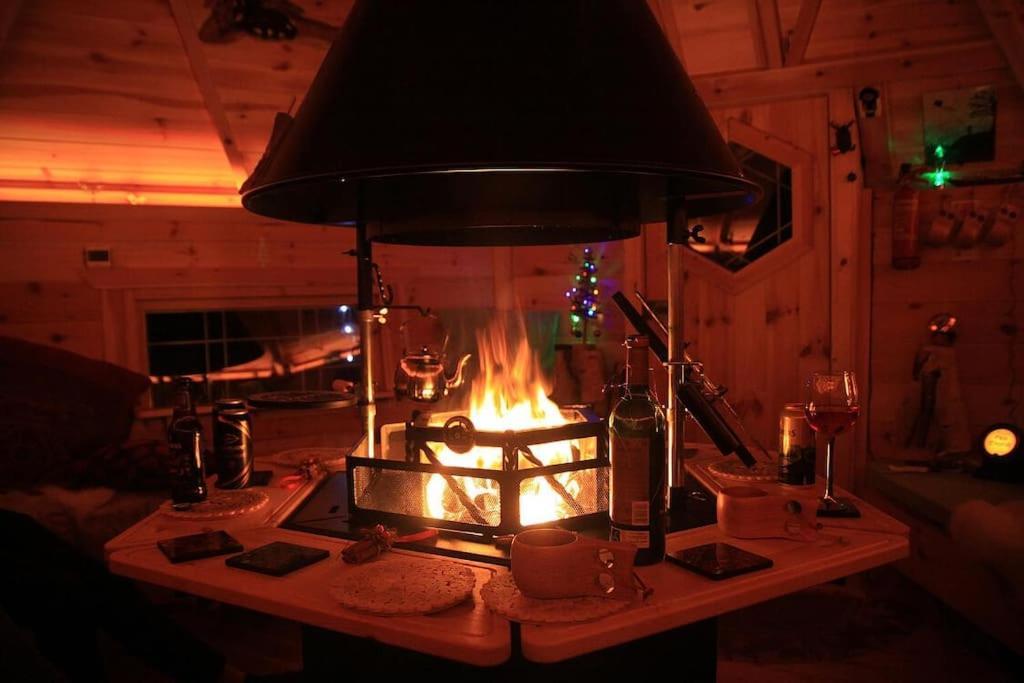 Beach House, With Bbq Lodge And Hot Tub! บอร์นมัธ ภายนอก รูปภาพ